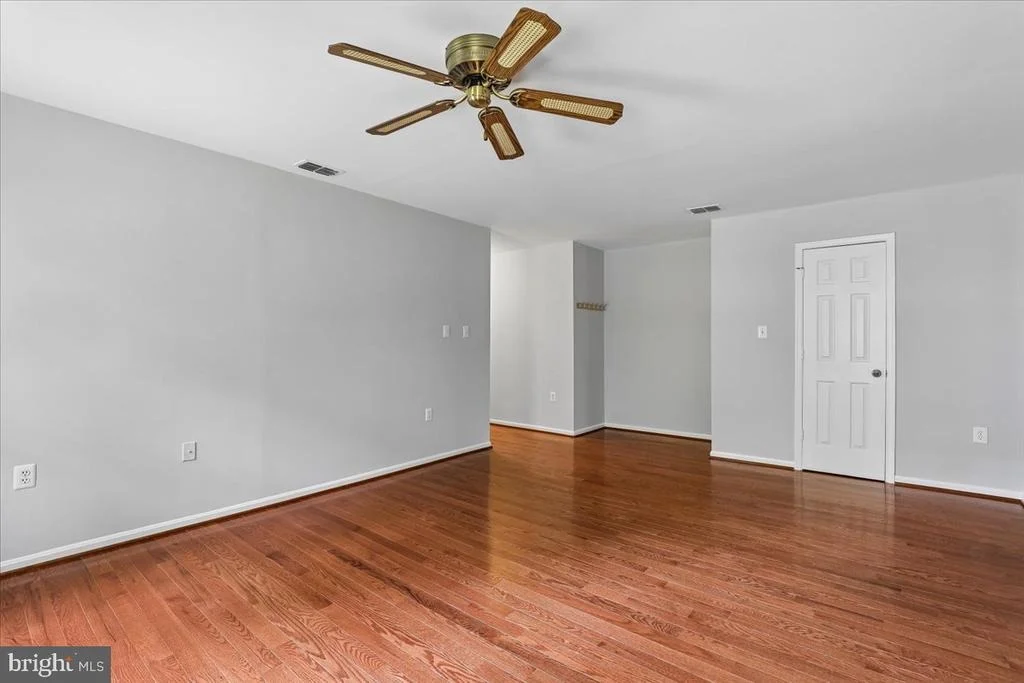 Photo of 8253 HONEYSUCKLE ROAD