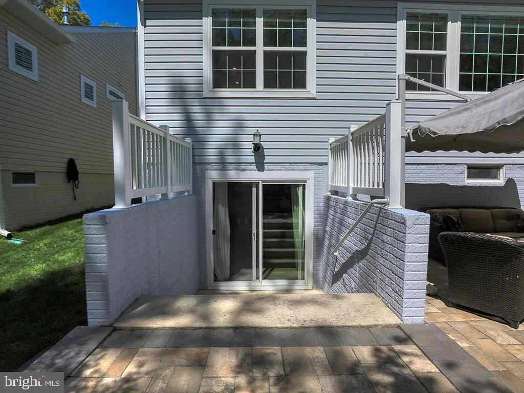 Photo of 18117 WEAVERS MILL LANE