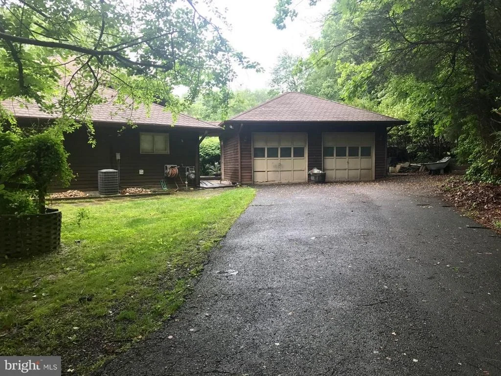 Photo of 11208 GEORGETOWN PIKE
