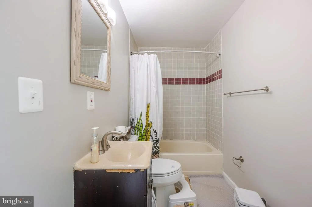 Photo of 4803 APPLE TREE DRIVE