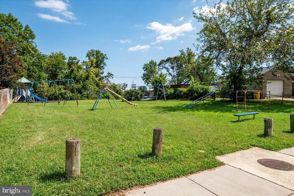 Photo of 2 SUNSET CIRCLE
