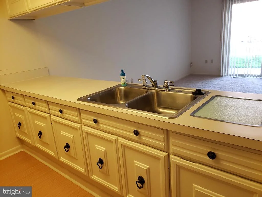 Photo of Unit 71B at 3600 GLENEAGLES DRIVE