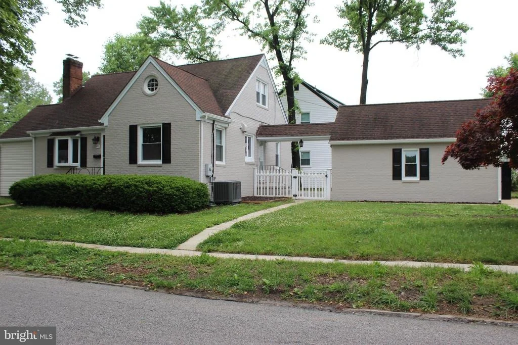 Photo of 401 FOREST VIEW
