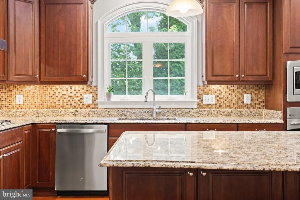 Photo of 3325 COX ROAD