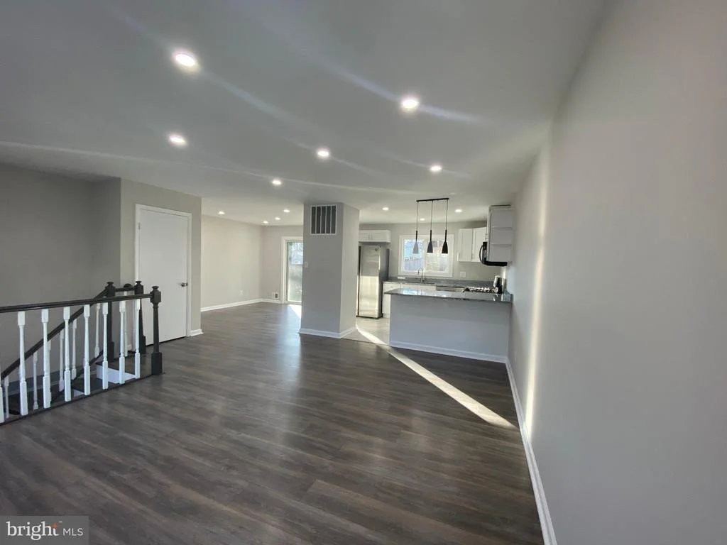 Photo of 9209 ROLLING VIEW DRIVE