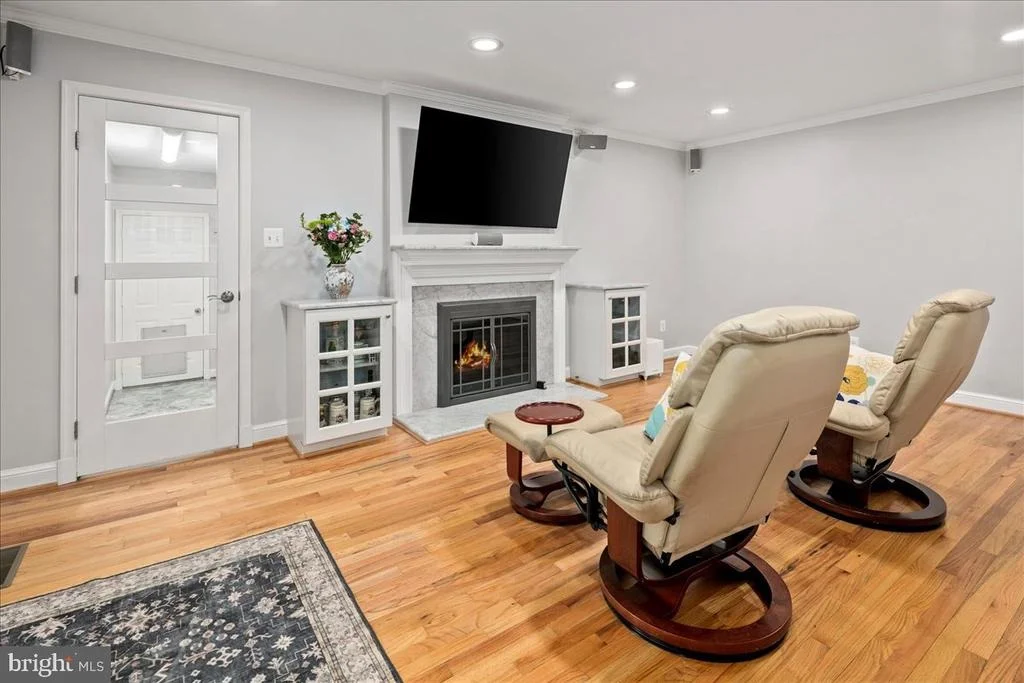 Photo of 9426 MOUNT VERNON CIRCLE
