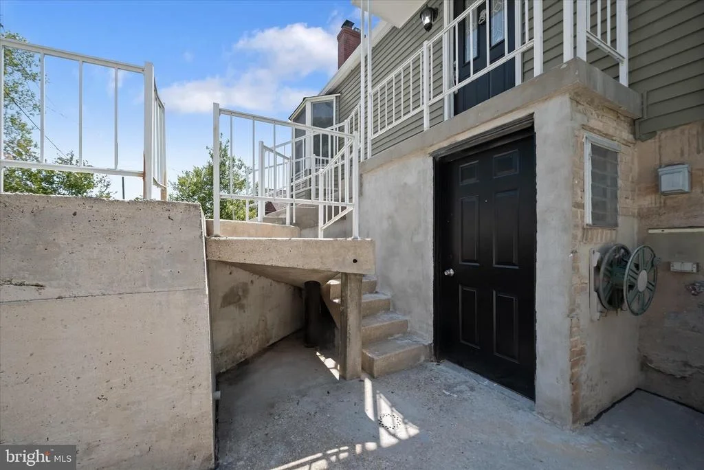 Photo of 10128 HEREFORD PLACE