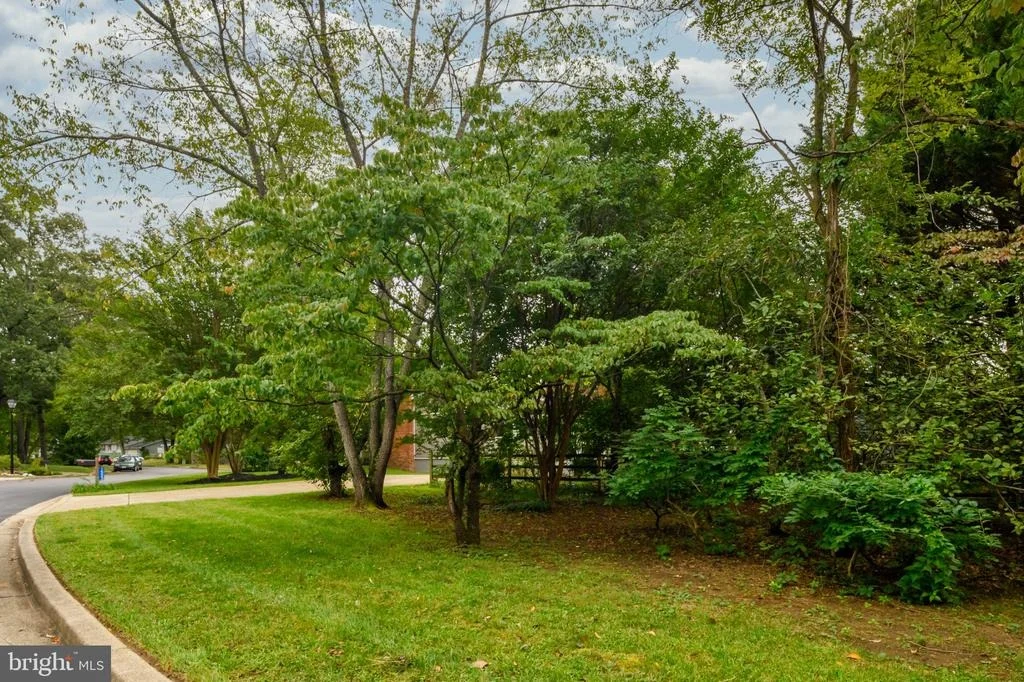 Photo of 1523 MANOR VIEW ROAD