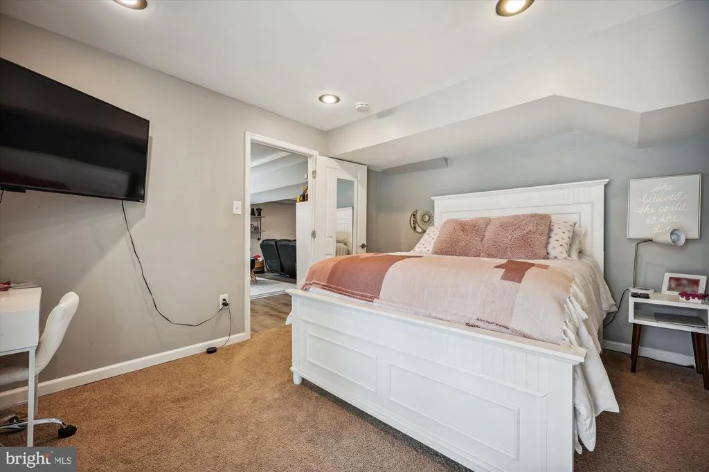 Photo of 14937 WELLWOOD ROAD