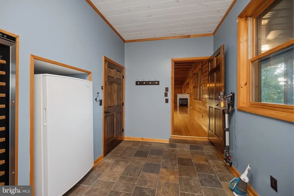 Photo of 253 GLEANINGS DRIVE