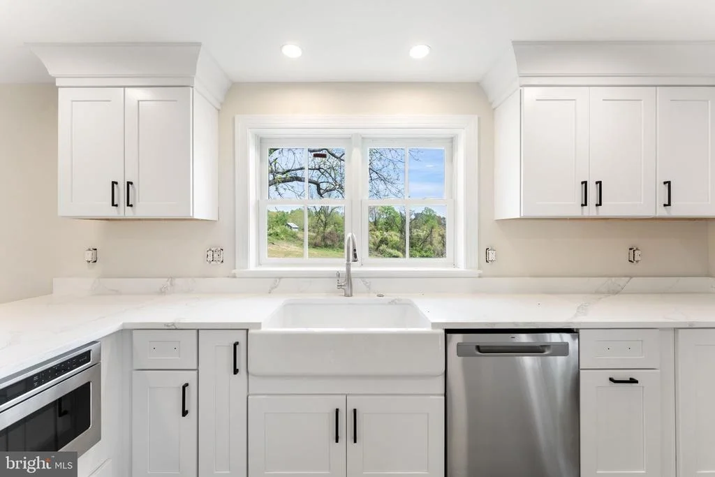 Photo of 11066 MORELAND ROAD