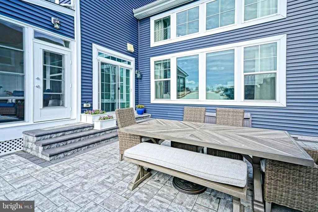 Photo of 33285 MAGGIE LANE