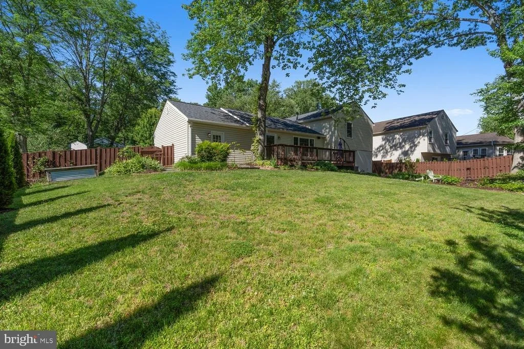 Photo of 9501 WALLINGFORD DRIVE