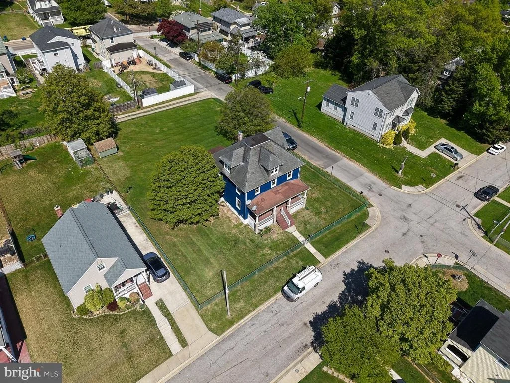 Photo of 3914 PINEWOOD AVENUE