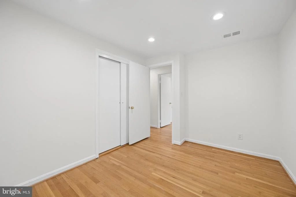 Photo of 1104 FALLSMEAD WAY