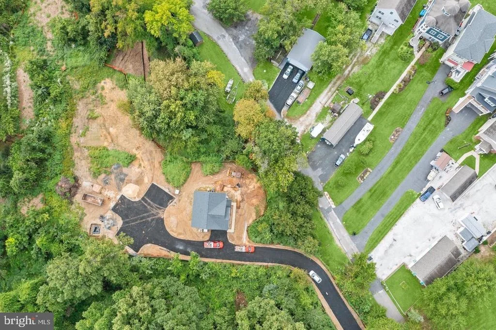 Photo of 721 NOLLMEYER ROAD