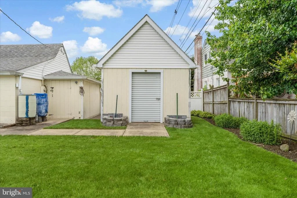 Photo of 6 E 13TH STREET