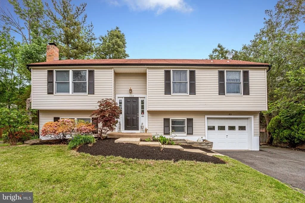 Photo of 1308 DULLES PLACE