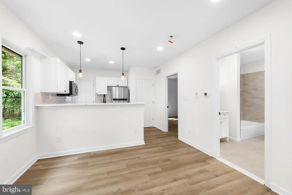 Photo of 865 N READ AVENUE