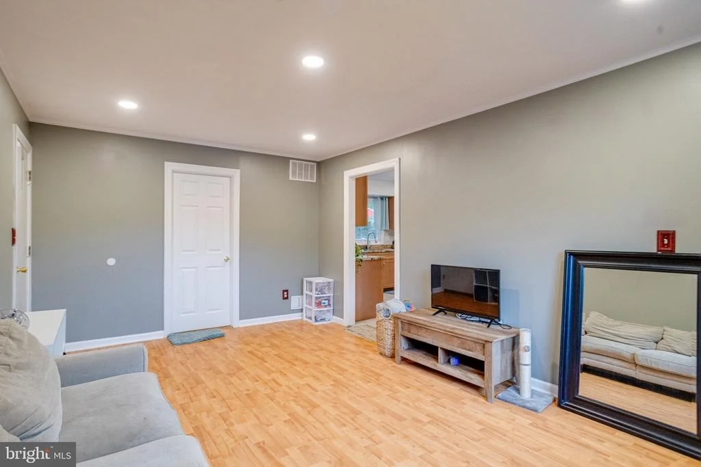 Photo of 919 JACKSON BOULEVARD
