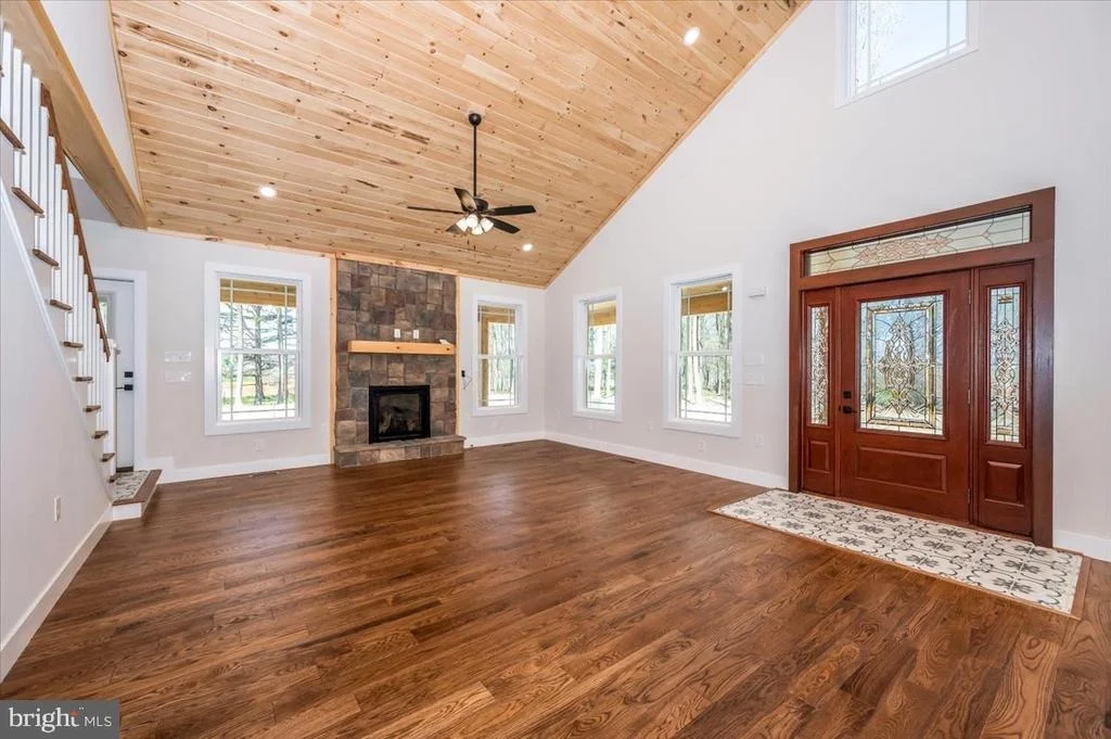 Photo of 460 SHADE TREE LANE