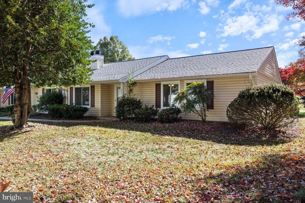 Photo of Unit 191A at 3221 LUDHAM DRIVE