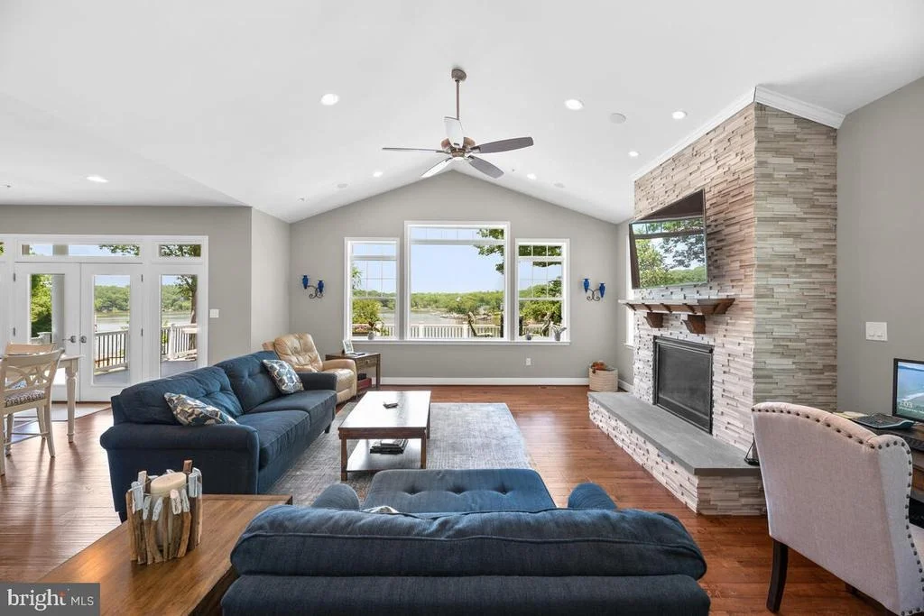 Photo of 1162 OAK VIEW DRIVE