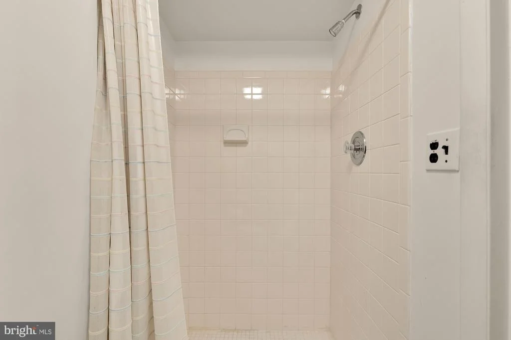 Photo of 1005 RUPPERT ROAD