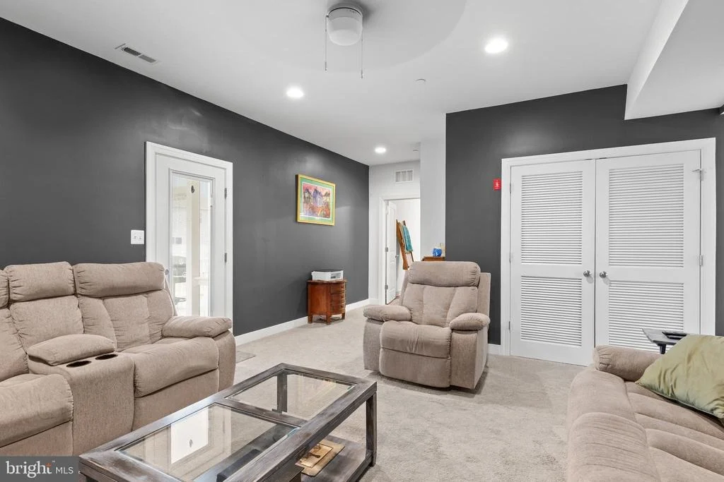 Photo of 145 REGULATOR DRIVE N