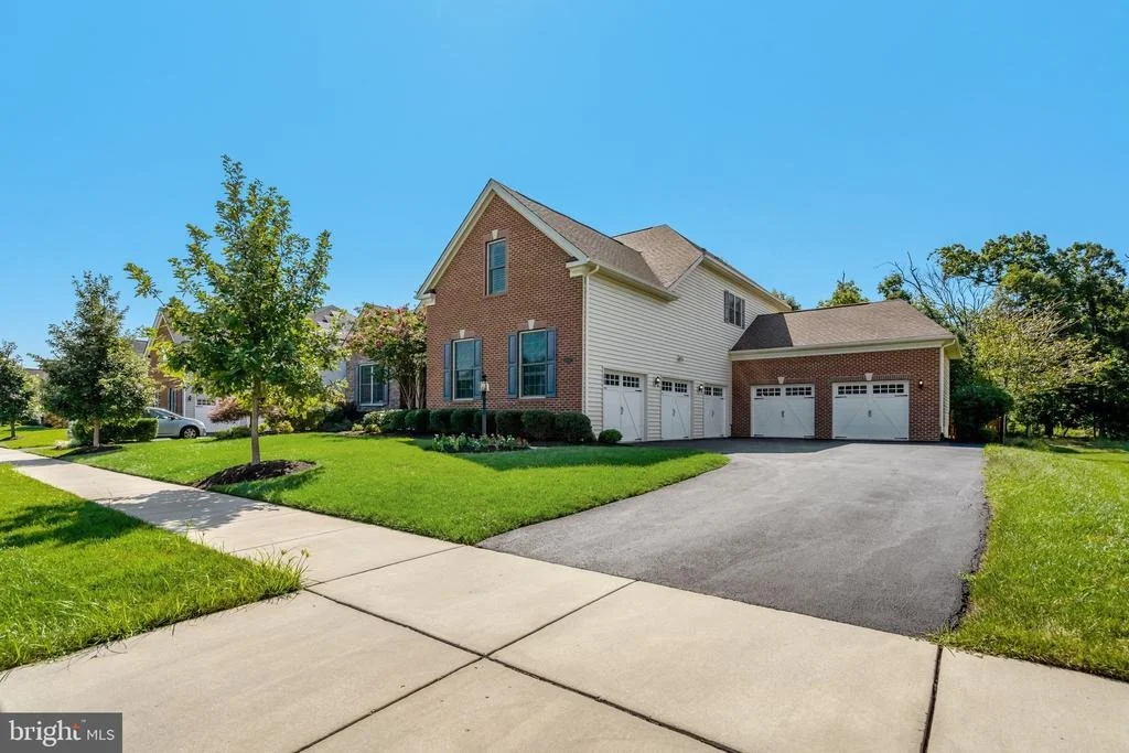 Photo of 41356 LAVENDER BREEZE CIRCLE