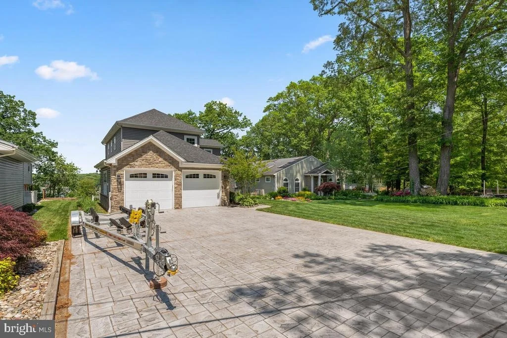 Photo of 1162 OAK VIEW DRIVE