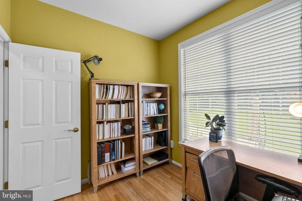Photo of 439 UNIVERSITY DRIVE