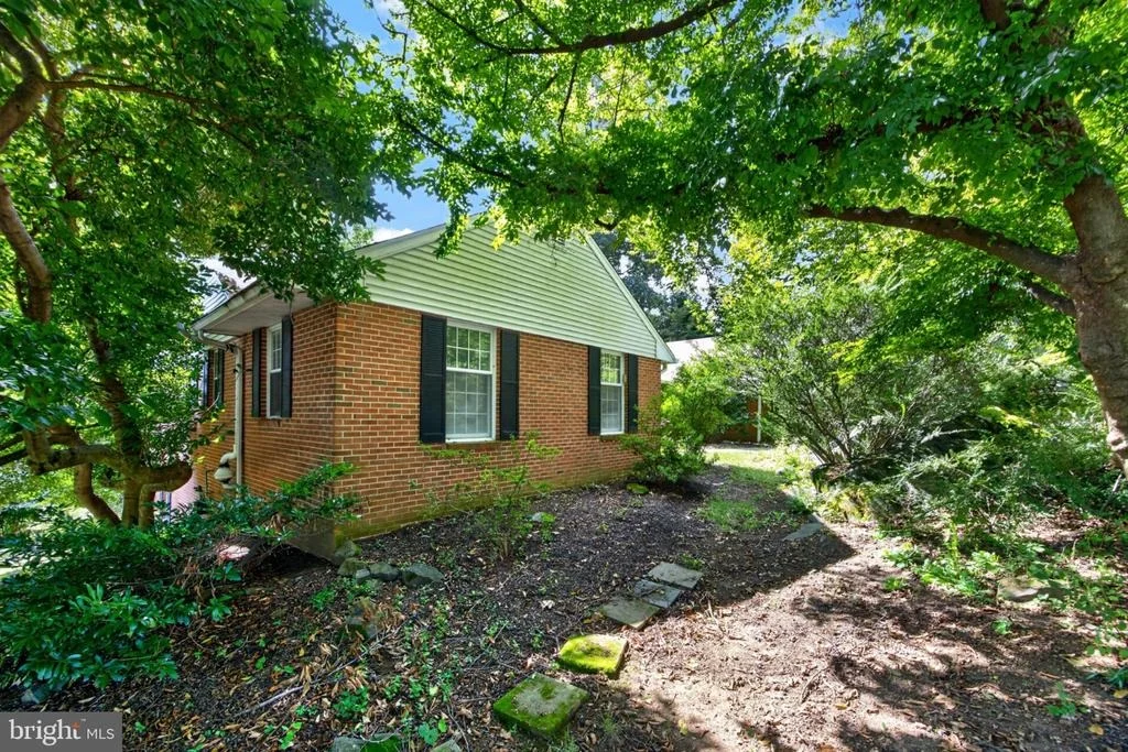 Photo of 10 CHILTON ROAD