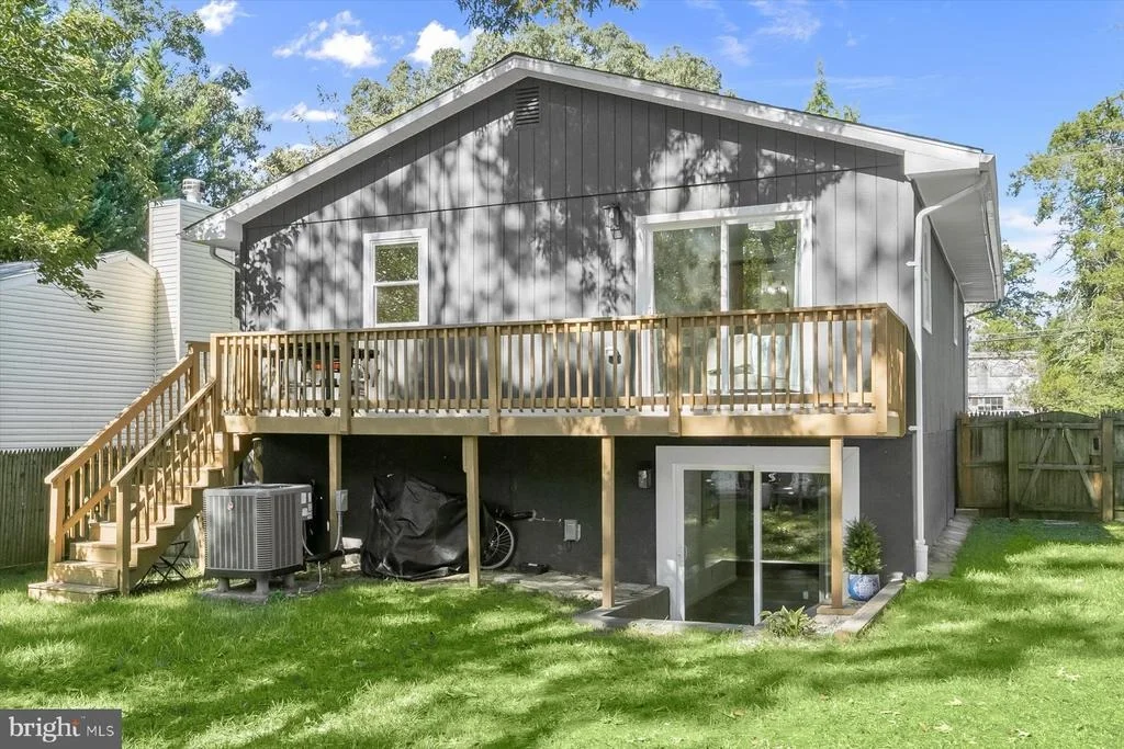 Photo of 579 WEST DRIVE
