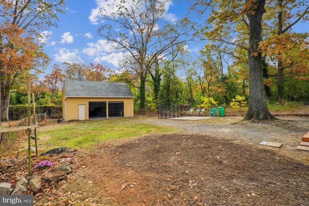 Photo of 9121 LANHAM SEVERN ROAD