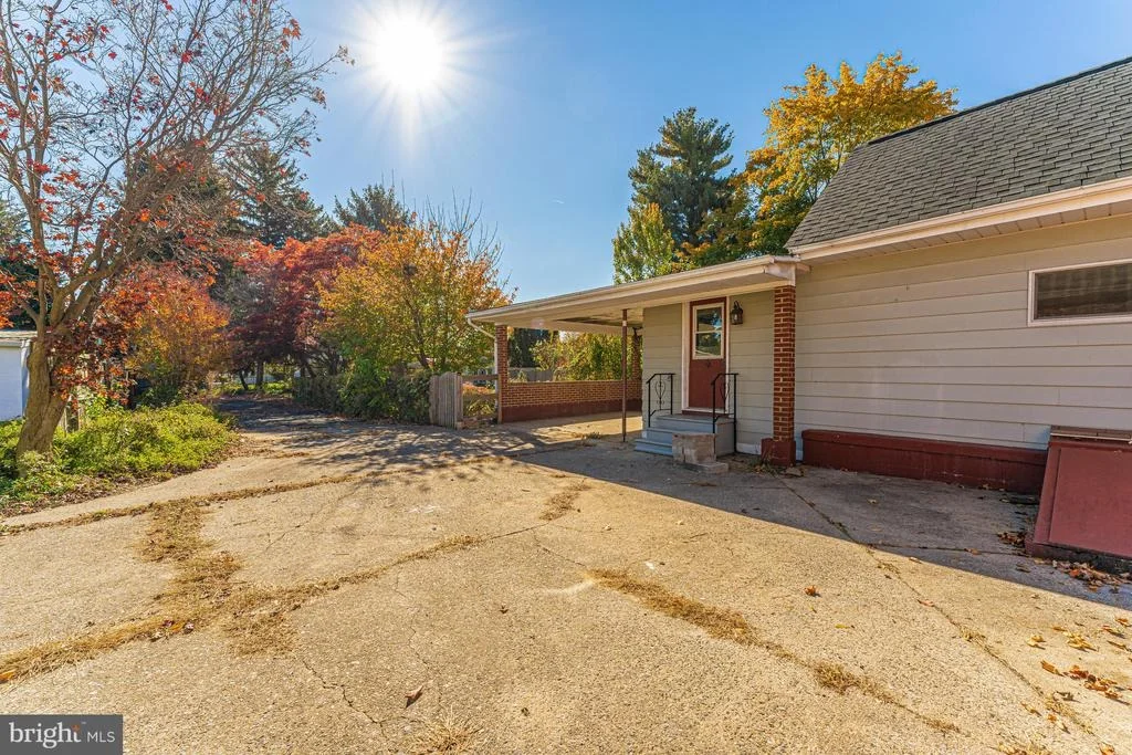 Photo of 406 LEE PLACE
