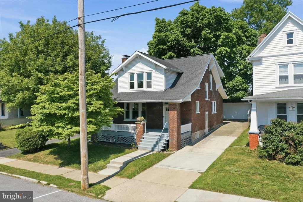 Photo of 819 SUMMIT AVENUE