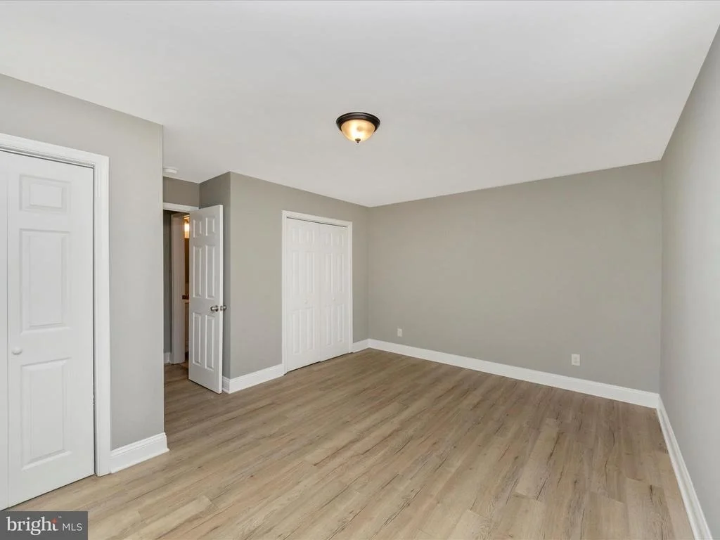 Photo of Unit 417 at 8601 MANCHESTER ROAD