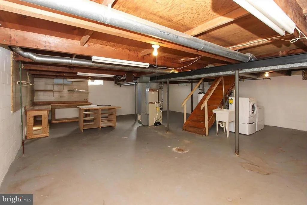 Photo of 300 MANOR COURT