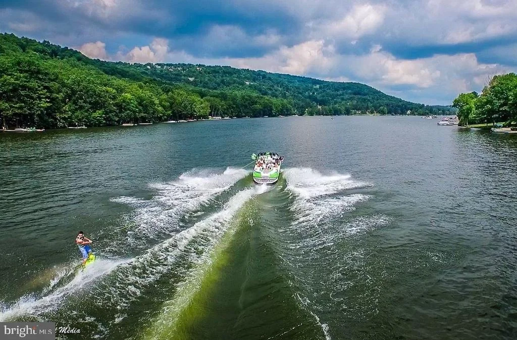 Photo of 250 LAKE POINTE DRIVE