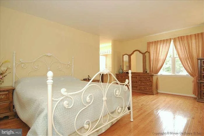 Photo of 901 BALBOA DRIVE