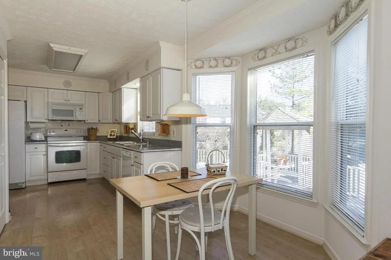 Photo of 10941 HILLTOP LANE