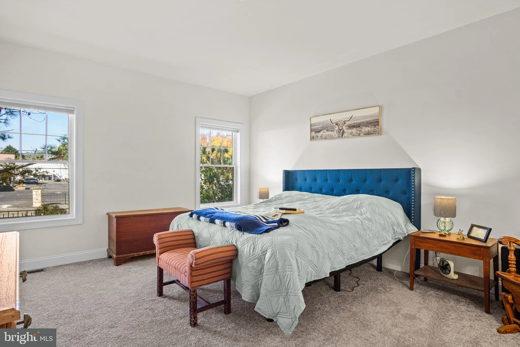 Photo of 226 UNIVERSITY DRIVE
