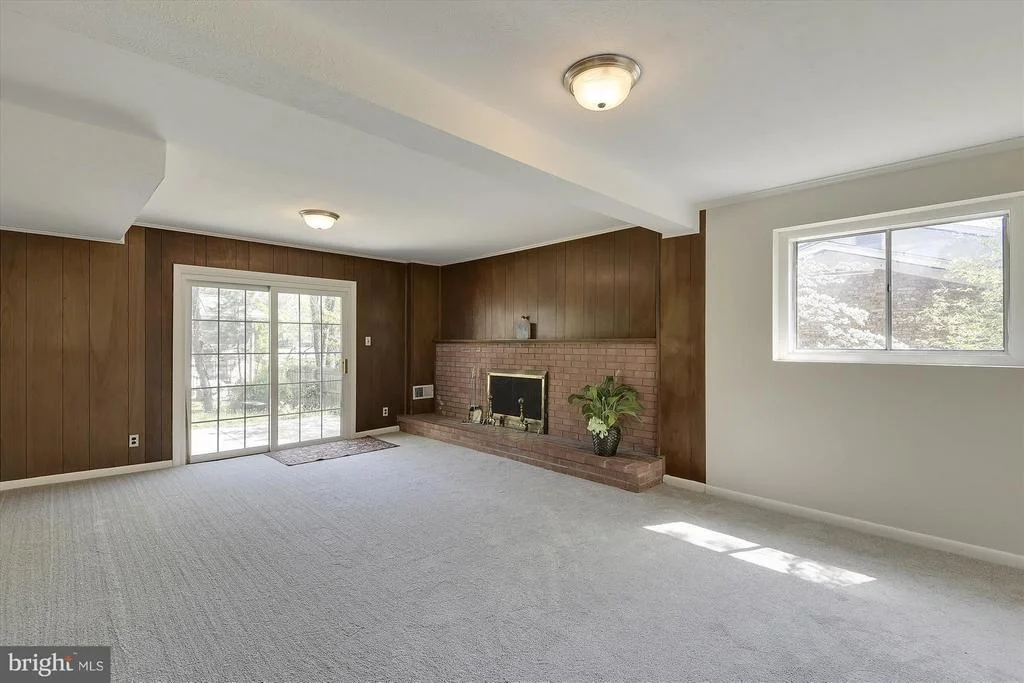 Photo of 8305 RAYMOND LANE