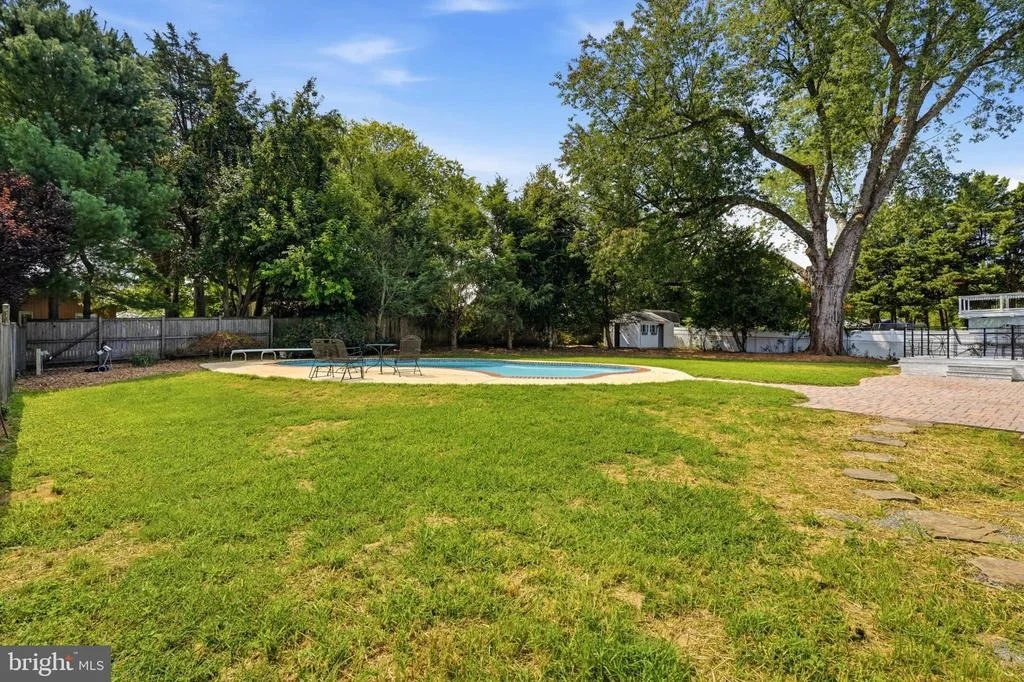 Photo of 109 SUNSET DRIVE