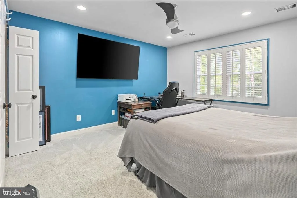 Photo of 9426 MOUNT VERNON CIRCLE