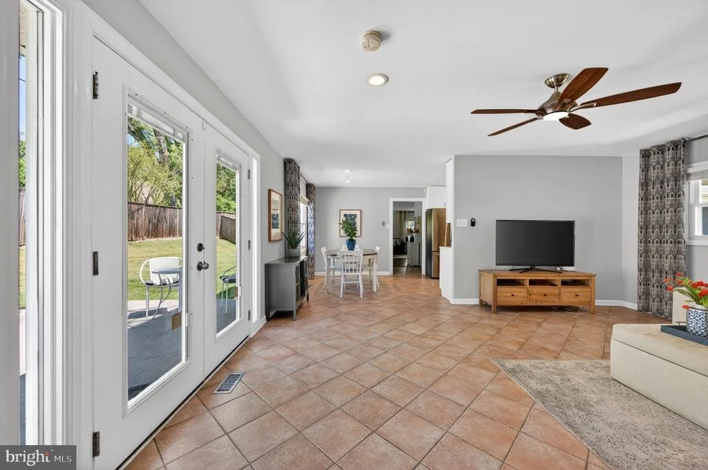 Photo of 3905 CARVEL LANE