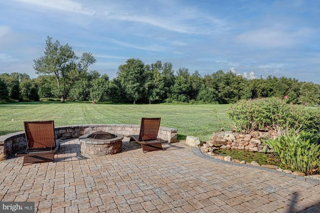 Photo of 1233 BUNKER HILL ROAD