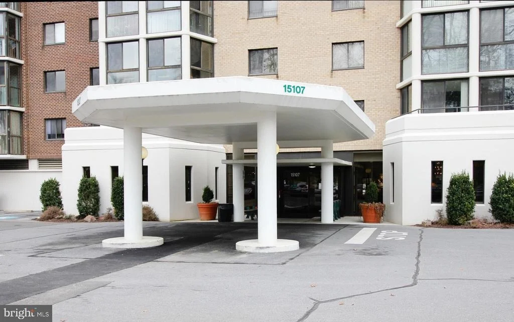 Photo of Unit 2621 at 15107 INTERLACHEN DRIVE