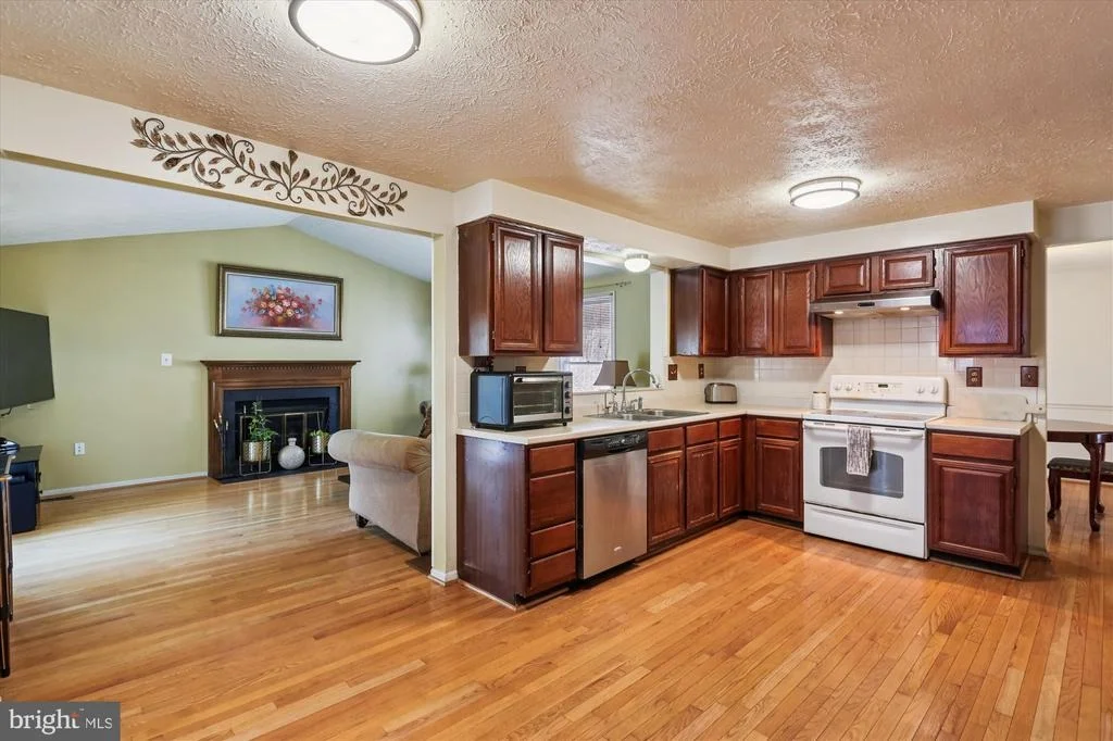 Photo of 3024 MEMORY LANE